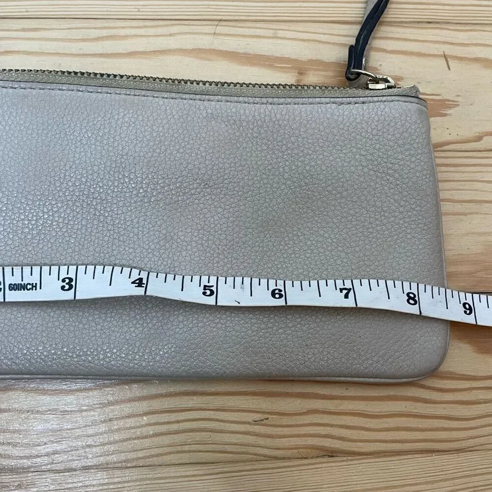 Kate Spade NY Jackson Slim Wristlet Wallet‎ Pebbled Leather Beige Tan Gray Zip